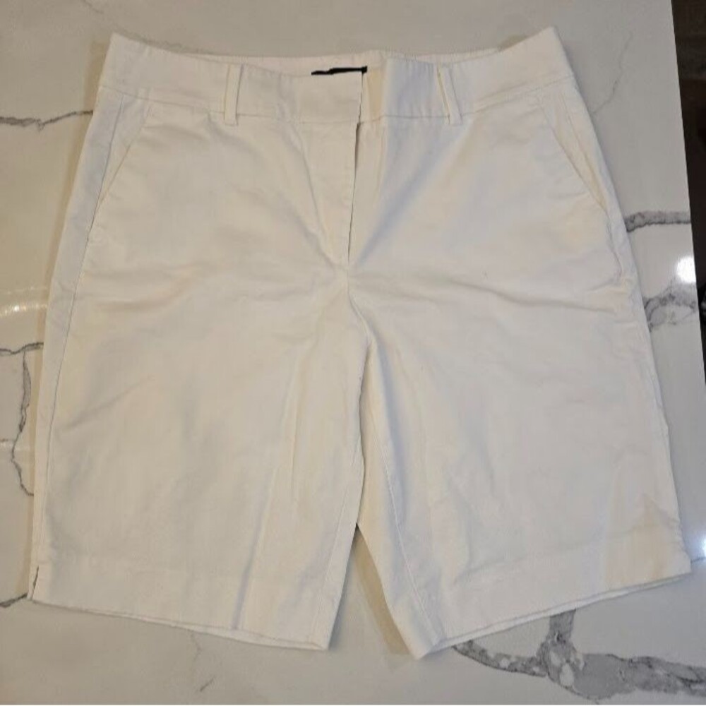 Ann Taylor White Boardwalk Bermuda Shorts Mid Rise sz 12